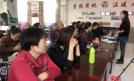 新疆呼图壁县工作队举办月嫂培训班拓宽妇女就业增收路
