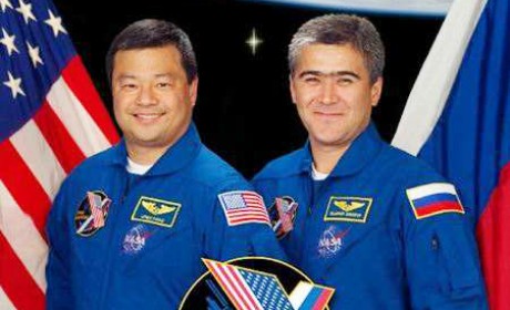 美华裔宇航员焦立中：聘请华裔保姆 教子女学中文
