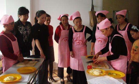 灵石培训家政服务 促进妇女就业