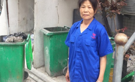 【家政正能量】垃圾桶内发现弃婴 是这位细心的保洁员救了她